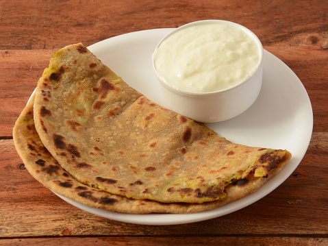 Aloo Paratha Dahi