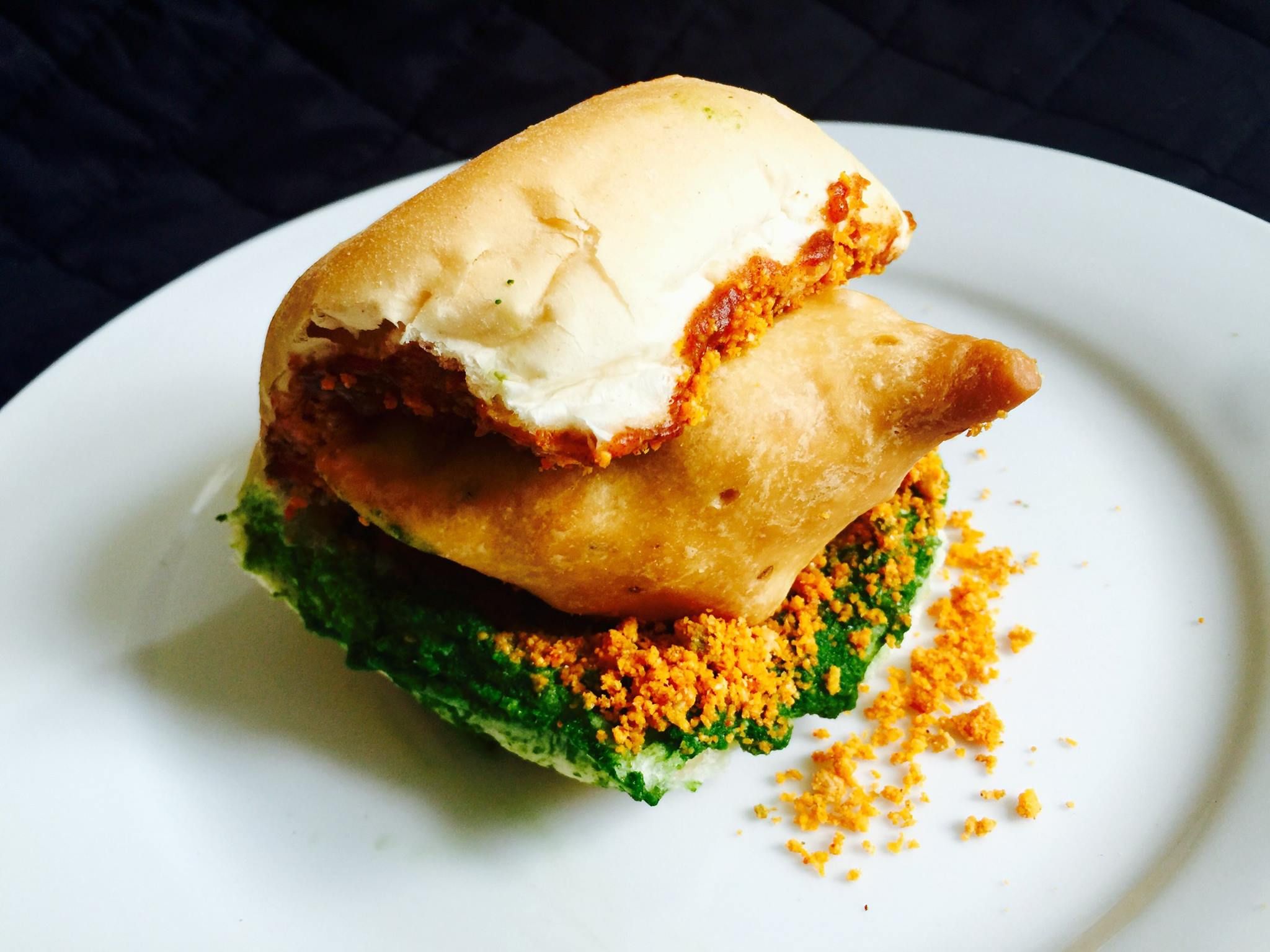 Samosa Burger
